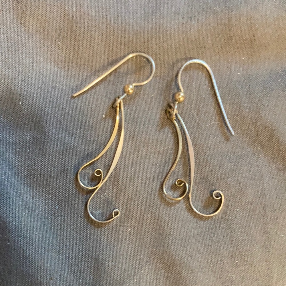 dangling swirl earrings